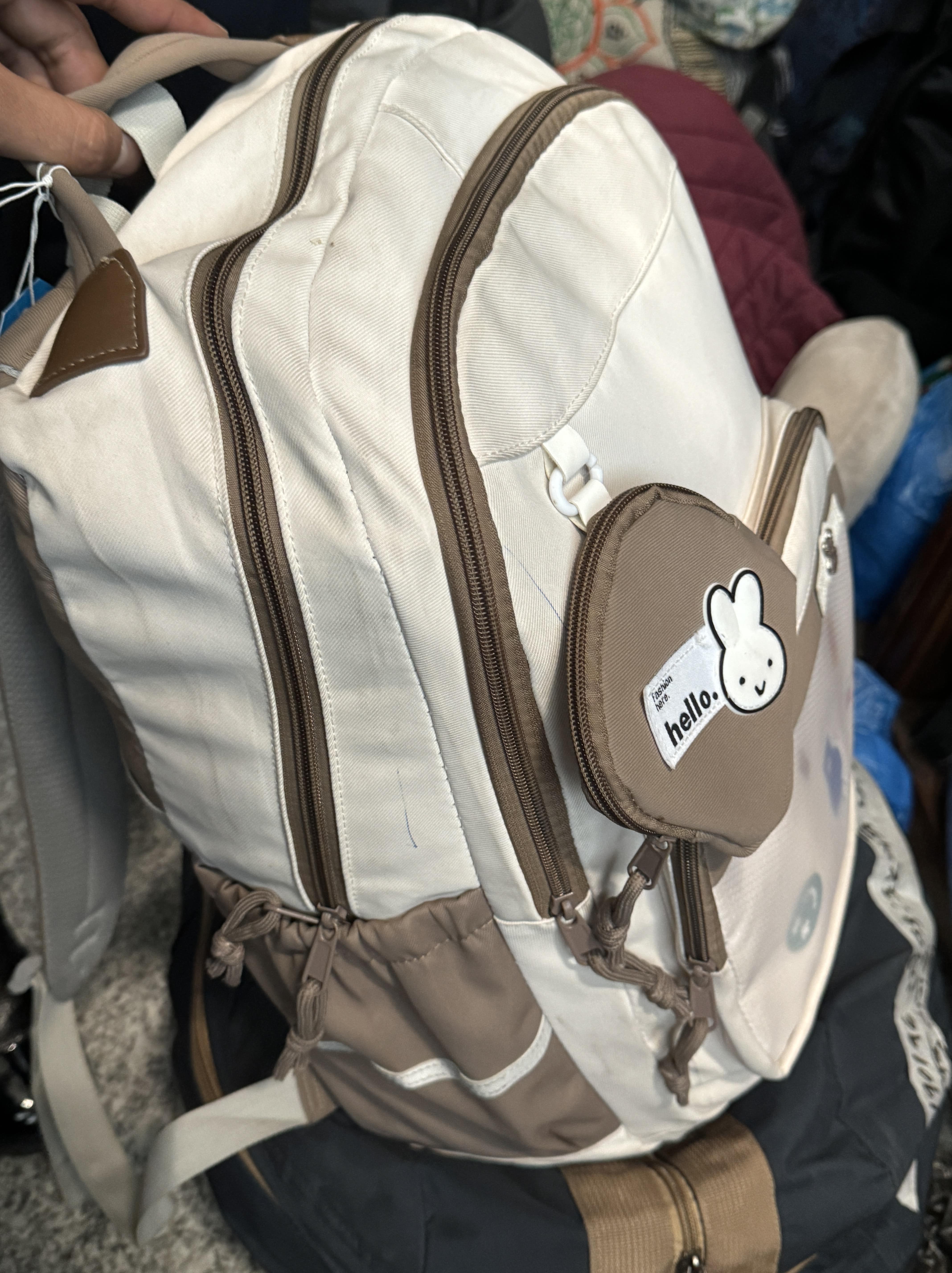 White School bag & Black luggage